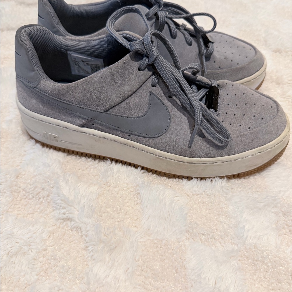 Nike women’s Air Force 1 Sage Low in the "Cool Grey